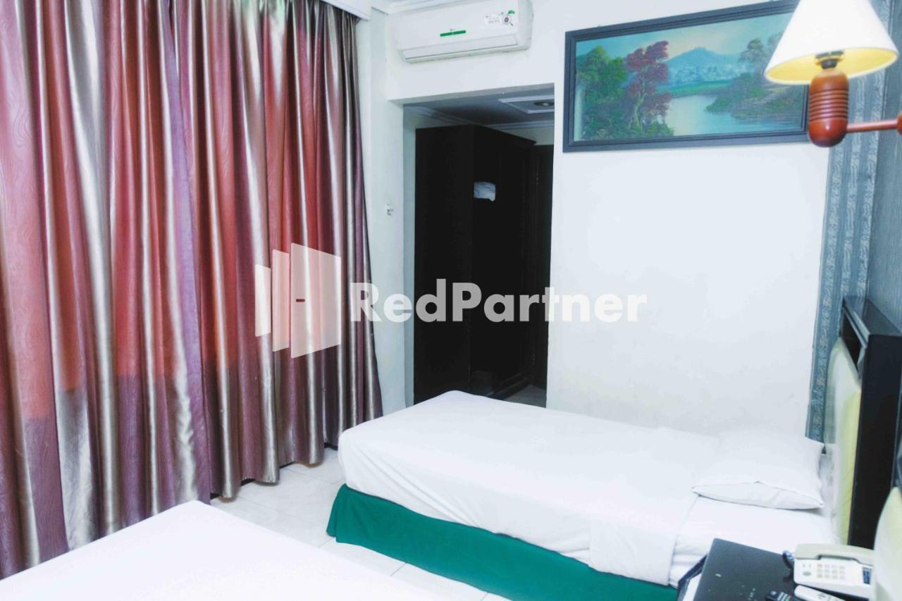 Hotel Yasmin Makassar Mitra Reddoorz Екстериор снимка